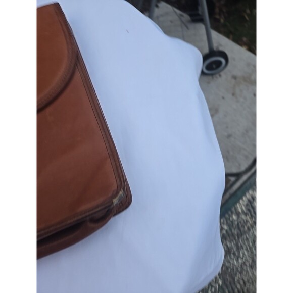 Coach Vintage Leather briefcase with gold buckle and two pockets. - Picture 5 of 14